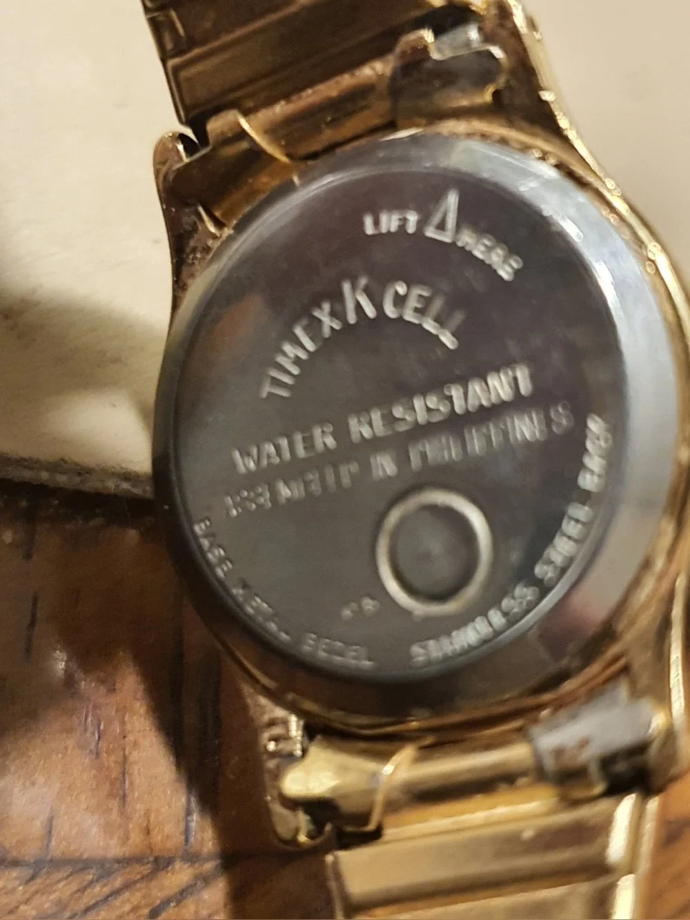 🦋10/$20🦋 Vtg Timex Q Goldtone Stainless Steel Women's Watch